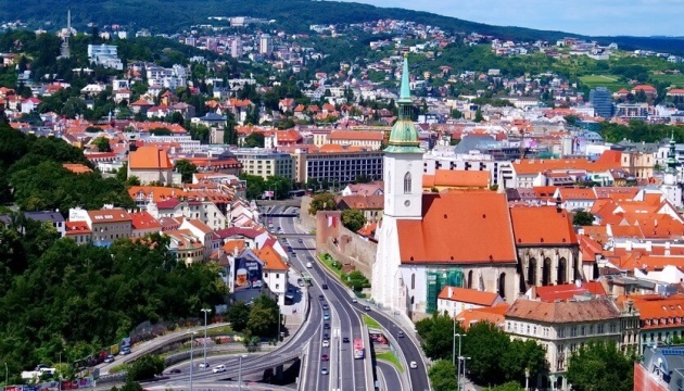 Словаччина відкриває кордон ще для 16 країн