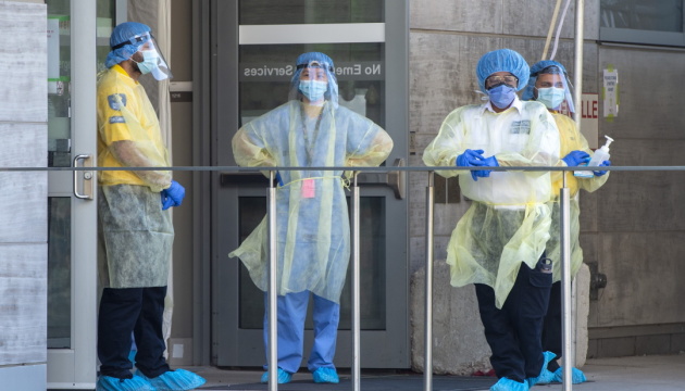 У Канаді від COVID-19 померли вже понад вісім тисяч осіб