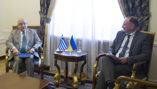 Дипломати України й Греції обговорили повномасштабне відновлення політичних відносин