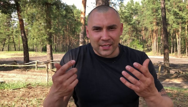 Оголошений у розшук лідер ГО «Рoton» записує у москві пропагандистські відео