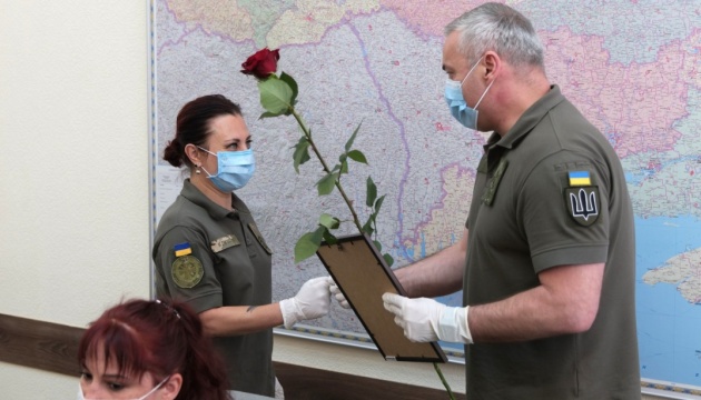 Командувач ОС привітав військових лікарів із Днем медпрацівника