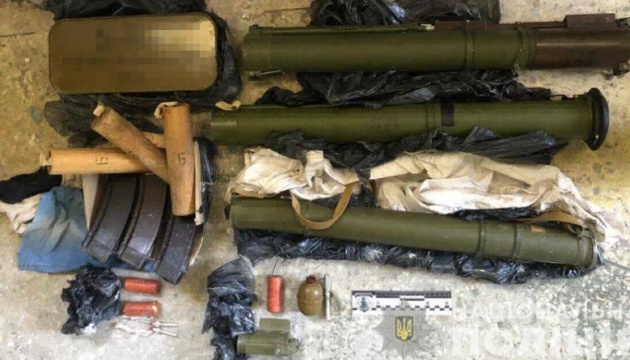 На Одещині правоохоронці вилучили арсенал зброї та боєприпасів