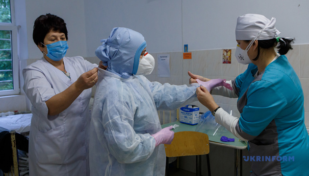 Coronavirus cases among medical workers in Ukraine exceed 6,000 