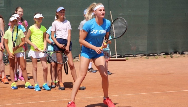 Ястремська провела тенісний майстер-клас для дітей у Чорноморську