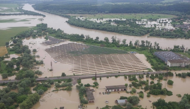 Уряд дає близько 700 мільйонів на боротьбу з наслідками повеней 