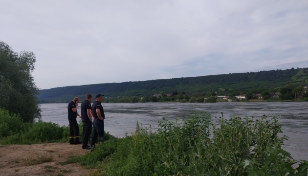 Рівень води у Дністрі біля Могилева-Подільського впав на 10 сантиметрів – ДСНС