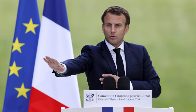 Le président Macron soutient la poursuite du format Normandie avec l'implication des États-Unis