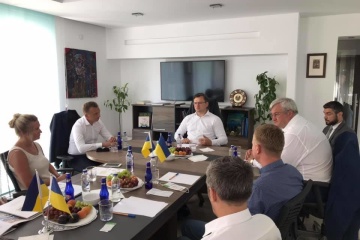Кулеба зустрівся із власниками та керівниками українського бізнесу в Туреччині
