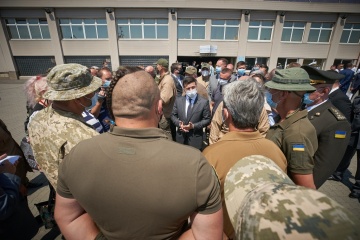 Зеленський зустрівся з представниками ветеранських організацій Одещини