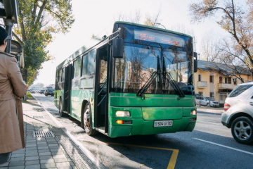 В Алмати повністю зупинили громадський транспорт