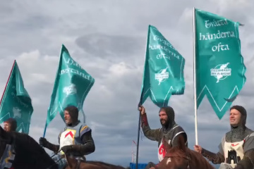 В Швеции о социальной дистанции туристам будут напоминать «средневековые рыцари»