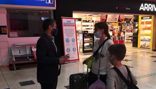 First tourists from Ukraine arrive in Antalya