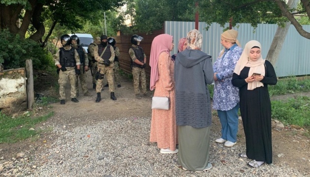 Russian security forces raid homes of Crimean Tatars 