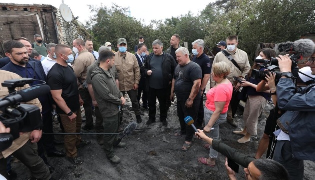 Для придбання житла постраждалим від пожеж на Луганщині виділять по 300 тисяч — Зеленський
