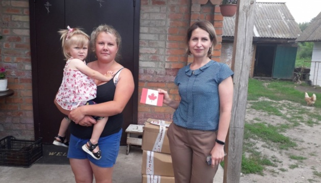 Українці Канади допомагають багатодітним родинам з Бердичівського району
