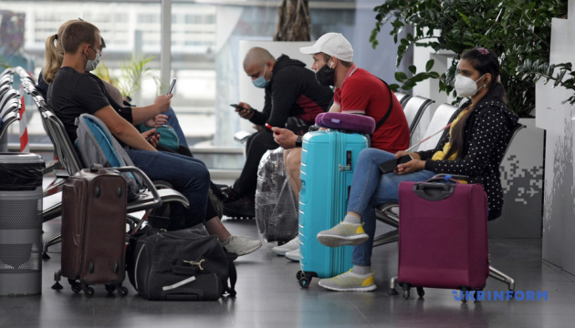 Пасажиропотік в трьох аеропортах України становить лише 20% від торішнього