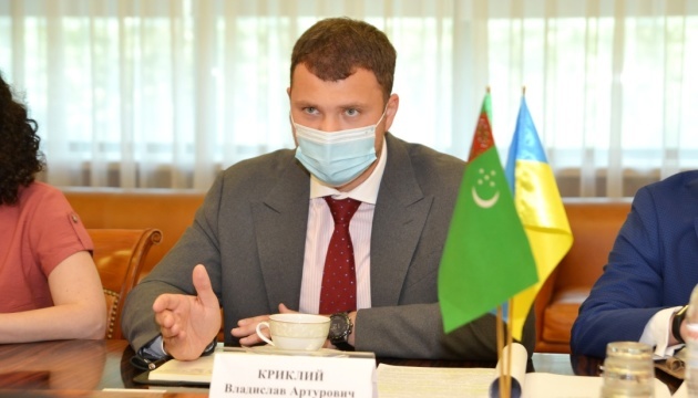 Ukraine’s infrastructure minister, ambassador of Turkmenistan discuss resumption of flights