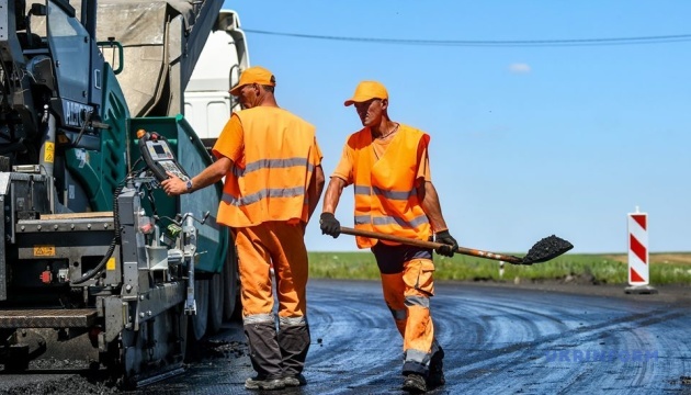 На Миколаївщині з початку року відремонтували 244 кілометри доріг та 20 мостів