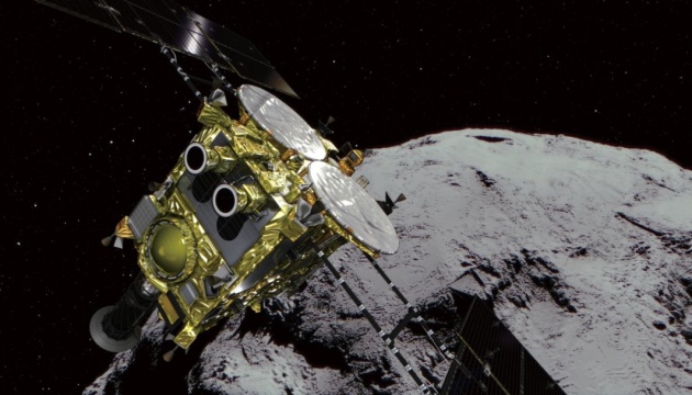 Японський зонд доправить на Землю проби піску та каміння з астероїда Рюгу