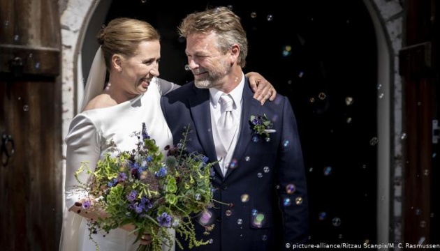 Прем’єрка Данії з третьої спроби вийшла заміж