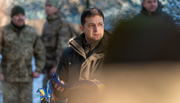 65% Ukraińców ufa Armii, a 44% Zełenskiemu

