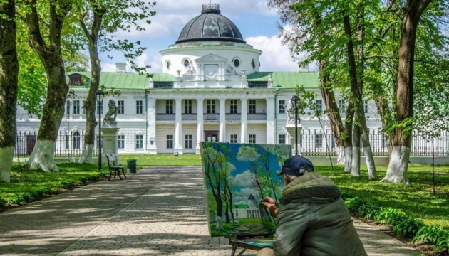 Имения и усадьбы Украины, которые стоит увидеть. Инфографика