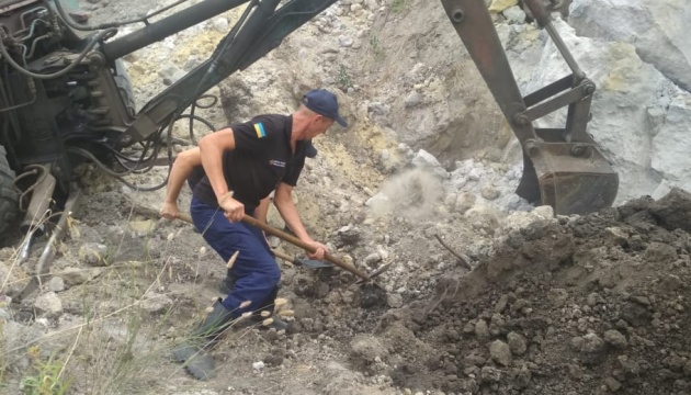 На Київщині та Дніпропетровщині під обвалами піску загинули троє людей