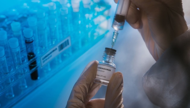 Україна веде переговори про закупівлю вакцини від коронавірусу з двома виробниками - МОЗ