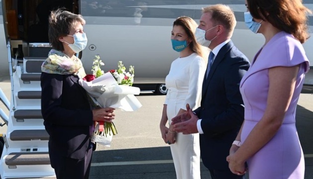 La presidente de Suiza llega a Ucrania 
