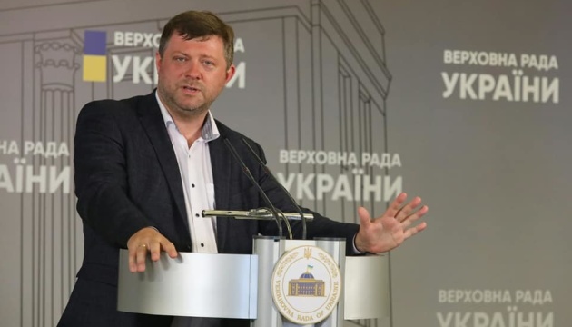 «Слуга народу» наразі не ініціюватиме відставку Разумкова — Корнієнко