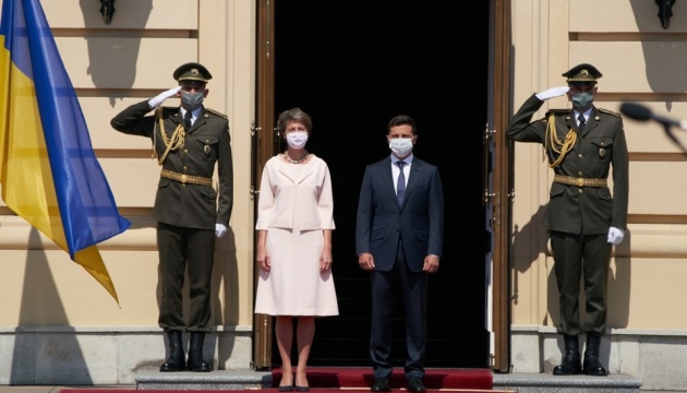 Zelensky se reúne con la presidenta de Suiza en el Palacio Mariinski