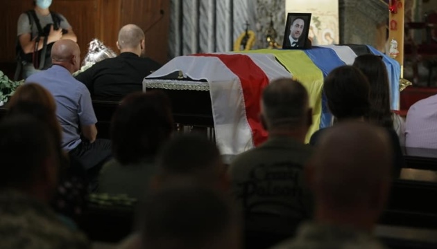 キーウにて死亡したミコラ・イリイン衛生兵の告別式開催
