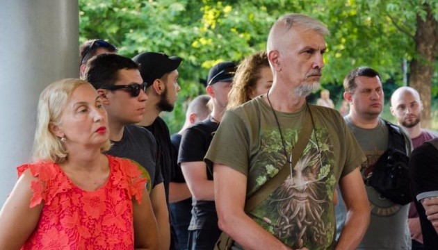 У Запоріжжі протестували проти звільнення під заставу чоловіка, який побив бійця 