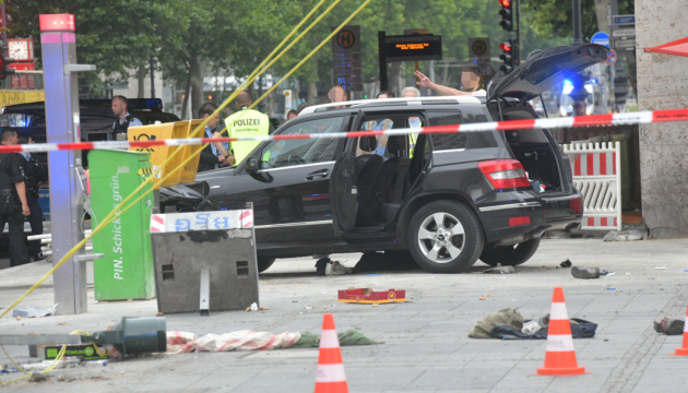 У Берліні позашляховик в’їхав у натовп: семеро постраждалих