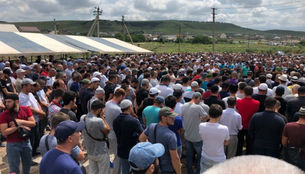 У Криму прощаються із загиблим сином політв'язня Сулейманова