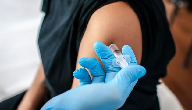 Україна отримала 30 тисяч доз вакцини проти грипу для медиків