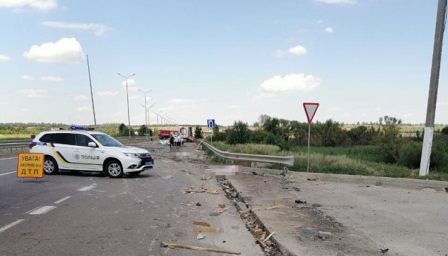 На Миколаївщині вантажівка збила на смерть двох пішоходів