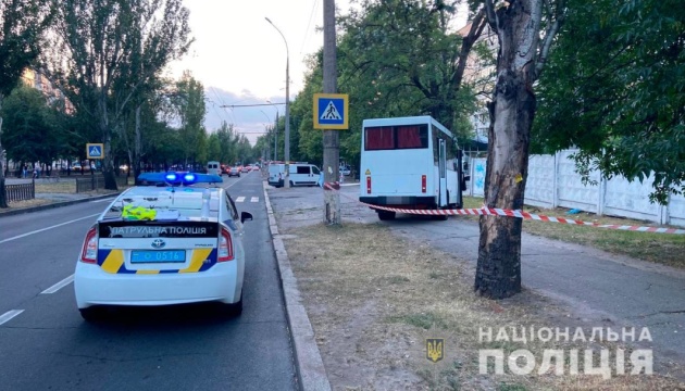 У Миколаєві маршрутка з пасажирами в'їхала в дерево - дев’ятеро постраждалих
