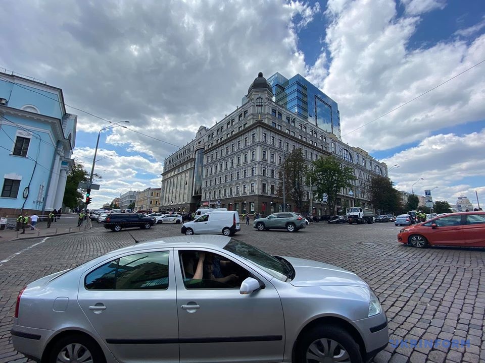 Невідомий погрожує вибухом у бізнес-центрі в Києві