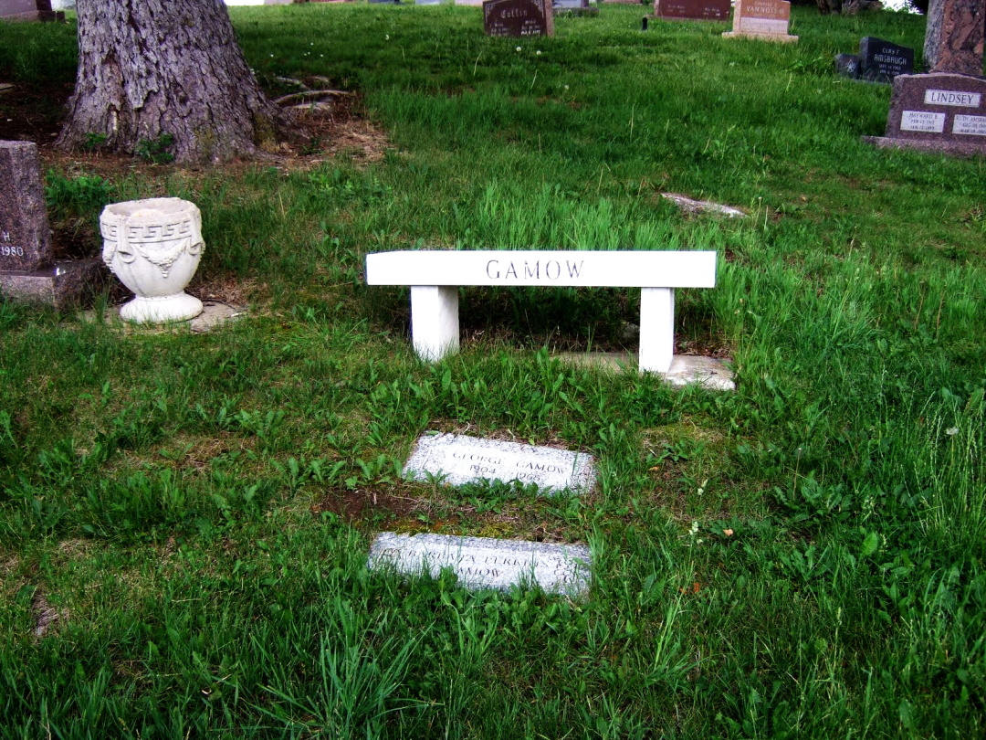  Могила Джорджа Гамова на Green Mountain Cementery Boulder, містечко Боулдер