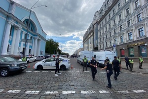 Un hombre amenaza con provocar una explosión en el centro de negocios Leonardo en Kyiv