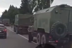 З боку російського кордону до Мінська рухається колона військової техніки