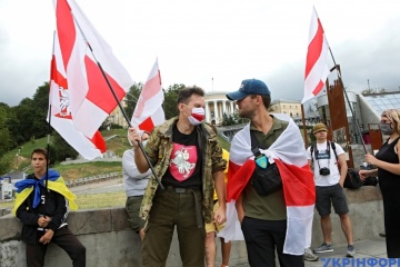 У Києві відбулася акція на підтримку чесних виборів президента Білорусі