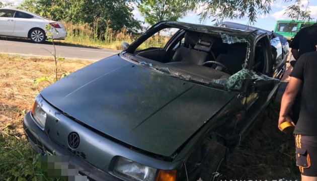 На Житомирщині перекинулося авто: травмувалися двоє дорослих і четверо дітей