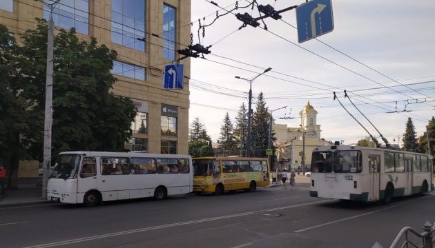 В Луцке не вышли в рейс 70 маршруток, транспорт переполнен - СМИ В Луцке не вышли в рейс 70 маршруток, транспорт переполнен - СМИ