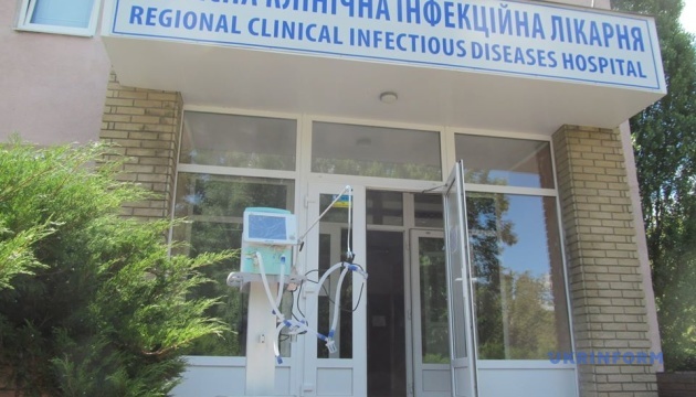 Харківській інфекційній лікарні передали апарат ШВЛ американського виробництва