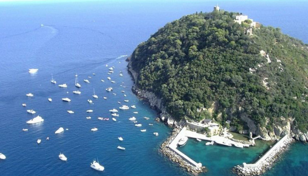 Sohn des Ex-Eigentümer von „Motor Sitsch“ kauft Insel in Italien für 10 Mio. Euro