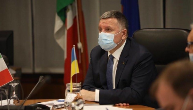 Avakov calls for full three-week lockdown in Ukraine