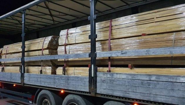 На Закарпатті СБУ блокувала контрабанду цінної деревини до Євросоюзу