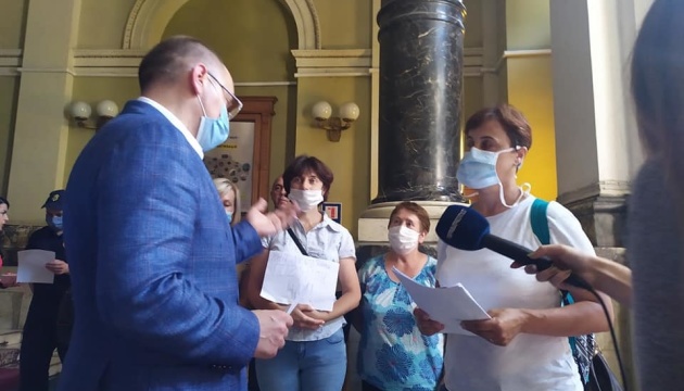 Медики психіатричної лікарні Львова просили Степанова виплатити зарплатні борги